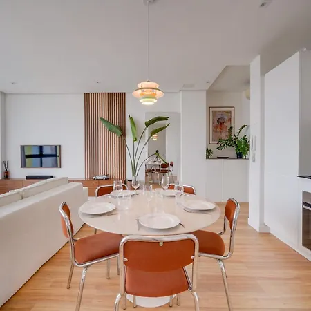 With Parking In The Heart Of Chartrons Lejlighed