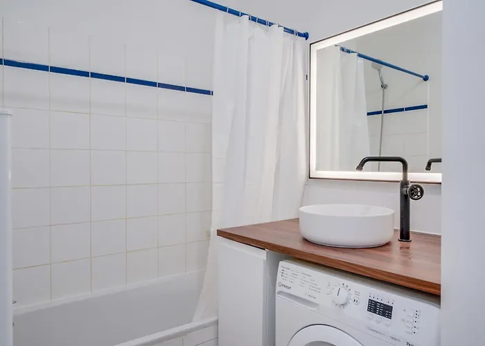 With Parking In The Heart Of Chartrons Bordeaux