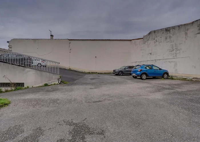 Lejlighed With Parking In The Heart Of Chartrons *