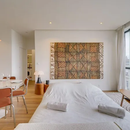 With Parking In The Heart Of Chartrons *