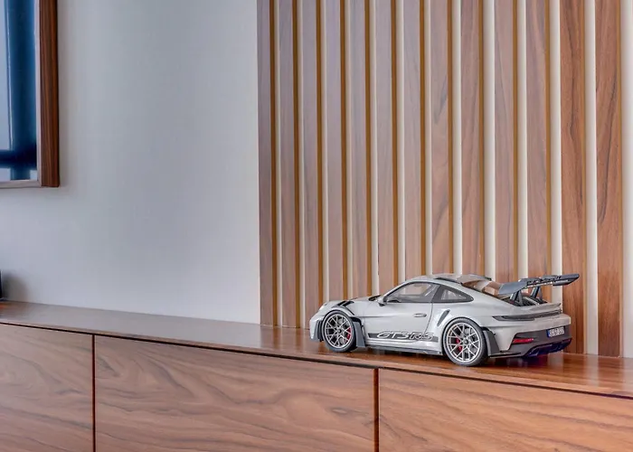 With Parking In The Heart Of Chartrons