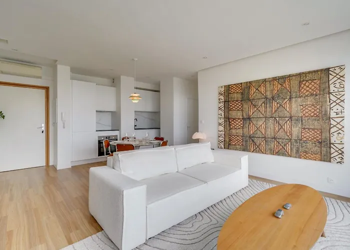 With Parking In The Heart Of Chartrons *