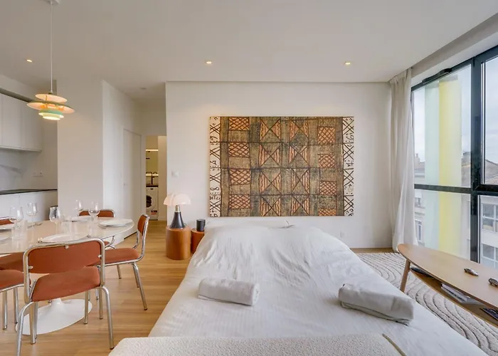 With Parking In The Heart Of Chartrons *