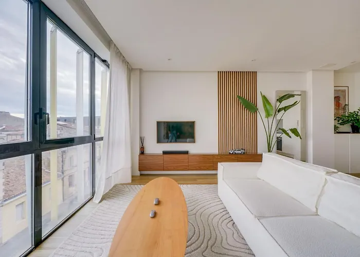 Apartman With Parking In The Heart Of Chartrons